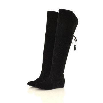Les femmes d'hiver de haut en dentelle haut de longues bottes bottes à talons plats chauds sur le genou