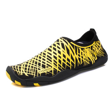 Quelques chaussures de sport casual course patinage en plein air sur des chaussures de sport confortables