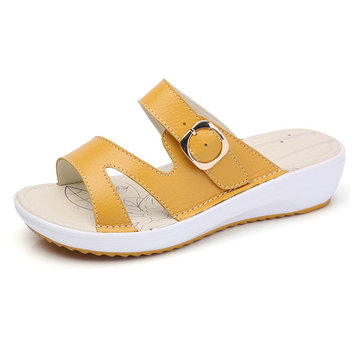 Chaussures à talon compensé à manches courtes