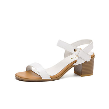 Les femmes d'été en cuir de plage en plein air vintage rétro peep toe boucle chunky sandales à talons