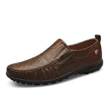 Les hommes en cuir impression douce couleur pure britannique glissement de style sur les chaussures d'affaires