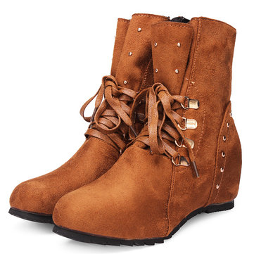 Les femmes en faux daim hauteur de l'augmentation des bottes de cow-boy dentelle de la cheville 